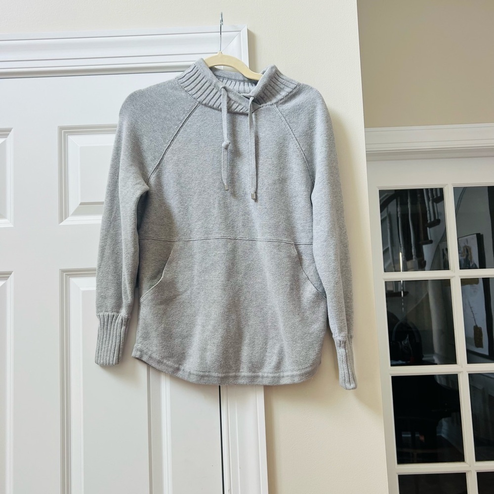 Max Studio Light Gray Knit Sweater